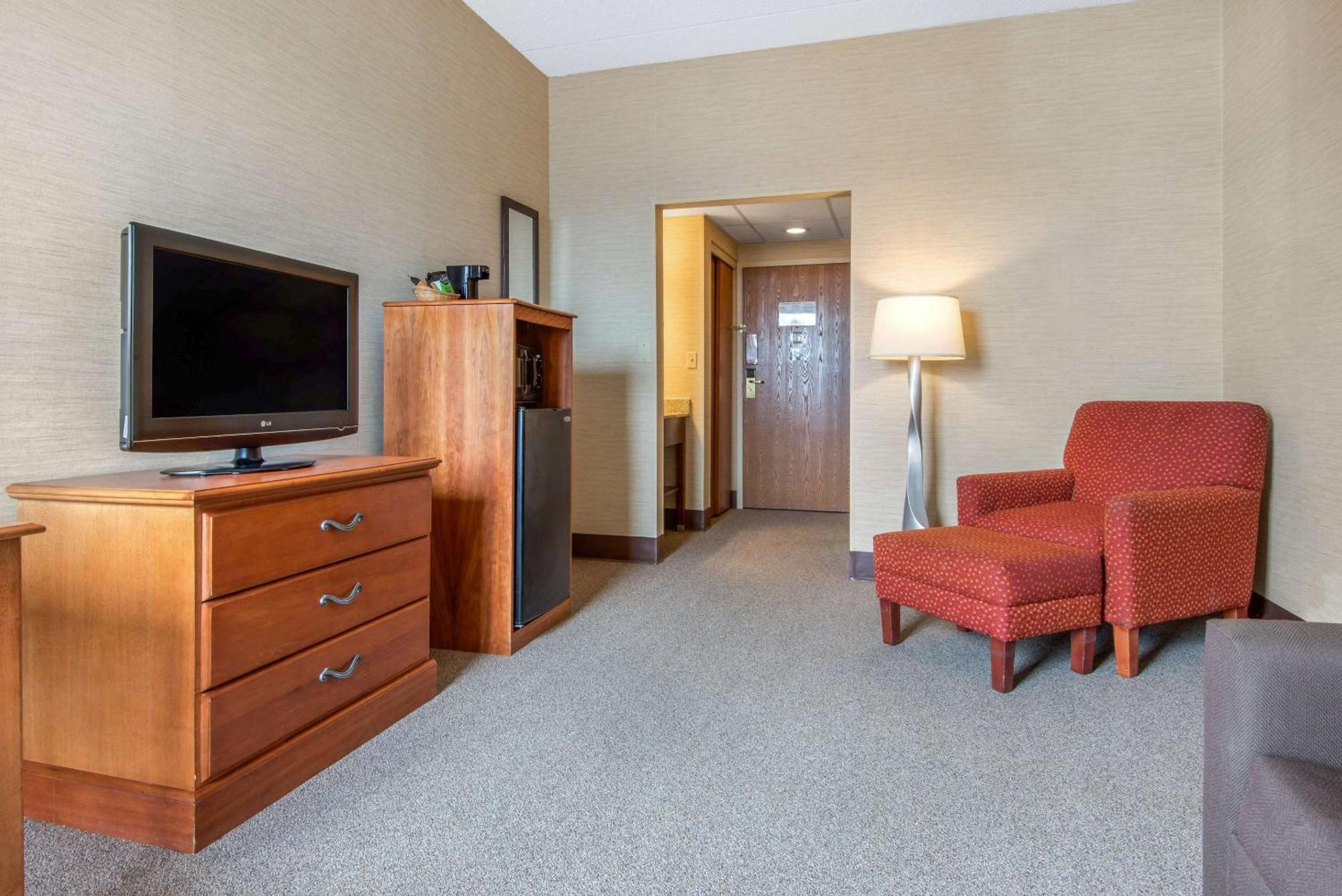 Quality Inn & Suites Mansfield Esterno foto