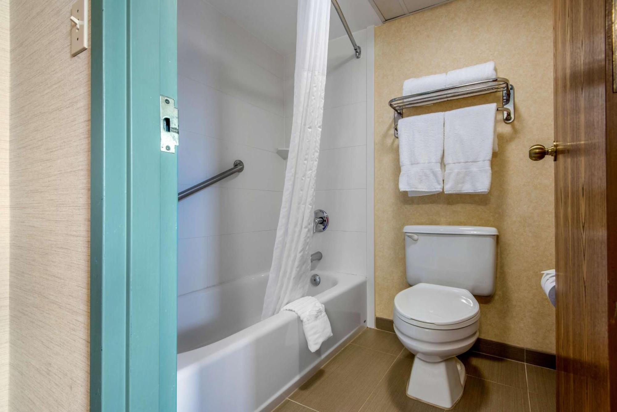 Quality Inn & Suites Mansfield Esterno foto